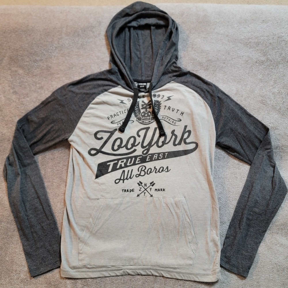 Zoo York  Men's Hooded Long Sleeve Raglan Graphic Tee Size Small Y2k Vintage